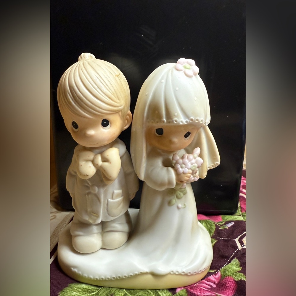 Wedding Couple Vintage Precious Moment 1979 " The Lord Bless you and Keep You - Picture 1 of 6